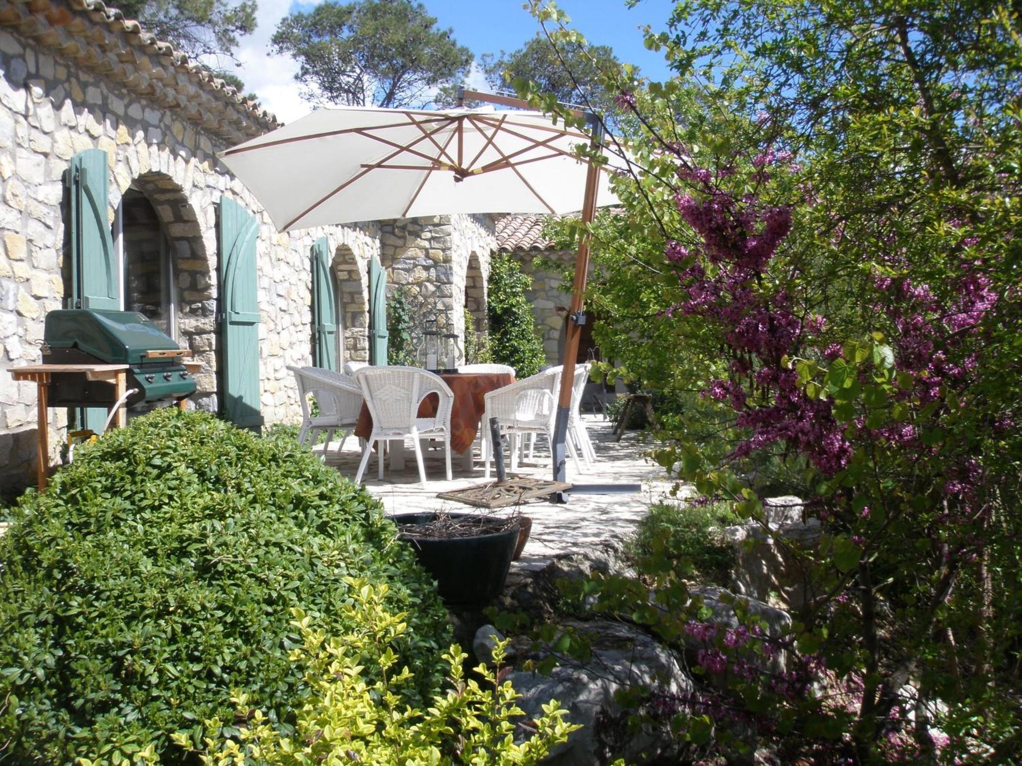Bed and Breakfast L'Ostal Du Pic St Loup Saint-Jean-de-Cuculles Exterior foto