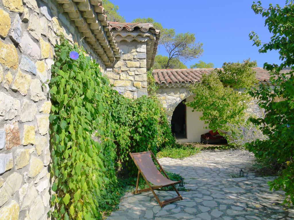 Bed and Breakfast L'Ostal Du Pic St Loup Saint-Jean-de-Cuculles Exterior foto
